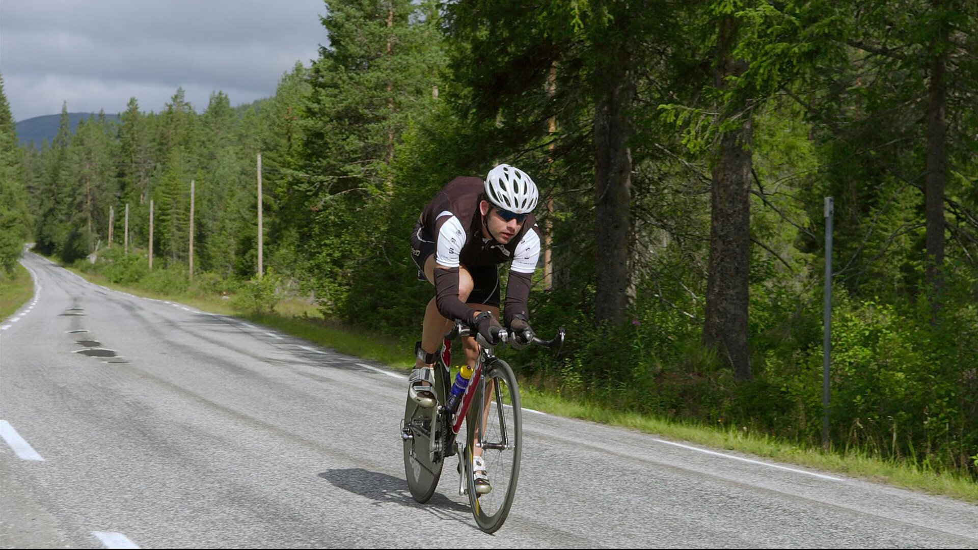 出色发挥首场状态爆棚，法国队观众沸腾！Doinb重返赛场全场沸腾不已