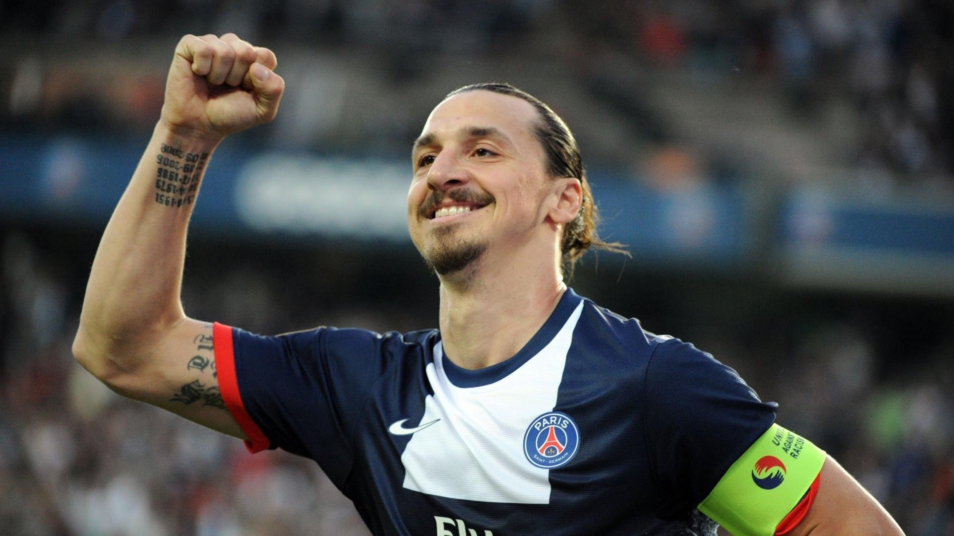 世俱杯战况：那不勒斯防线稳固，俄克拉荷马城雷霆进攻受阻，莱万成最佳