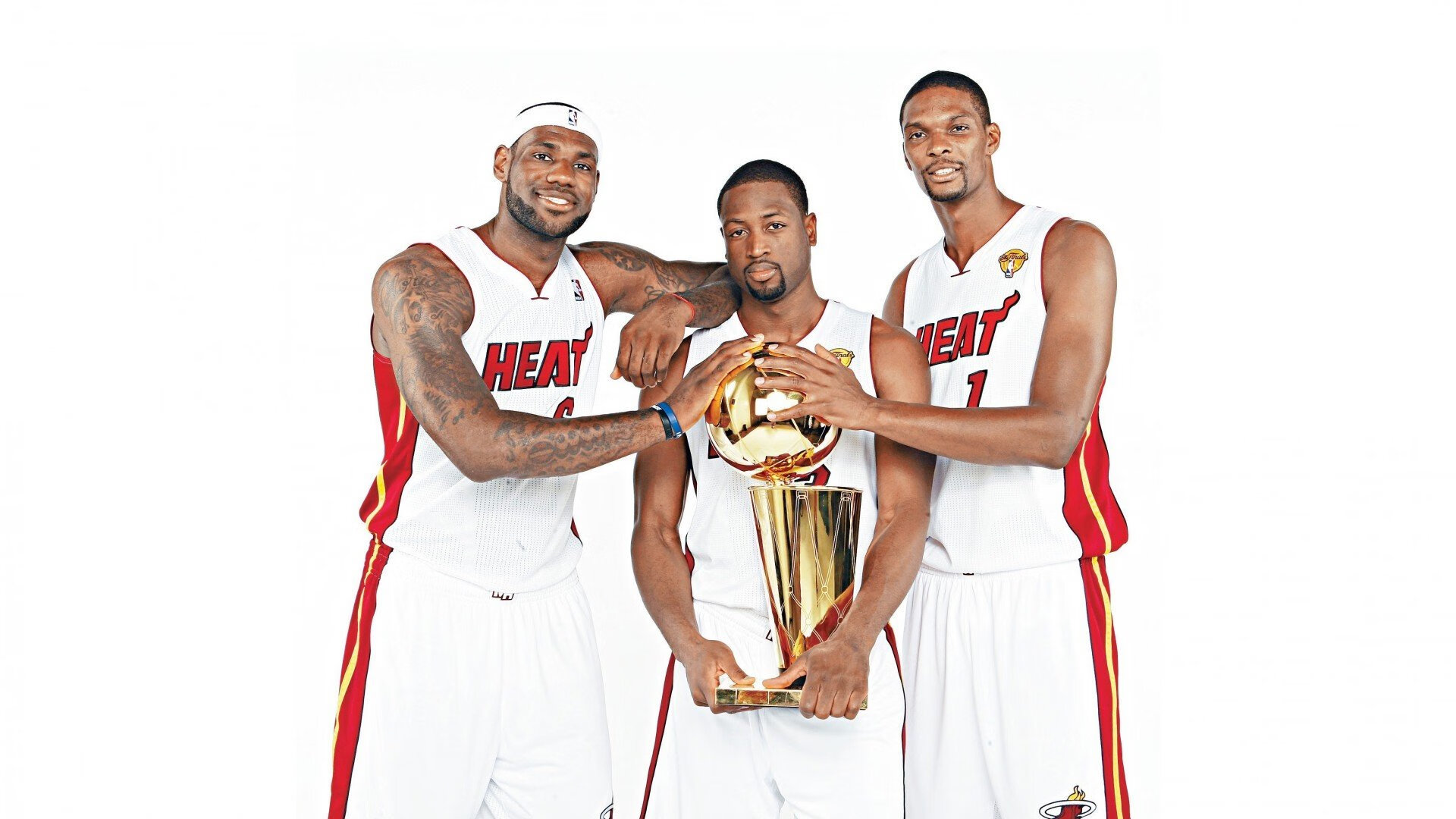 亚洲杯最新形势：广东男篮高居榜首，丹佛掘金强势追赶，冠军归属成迷