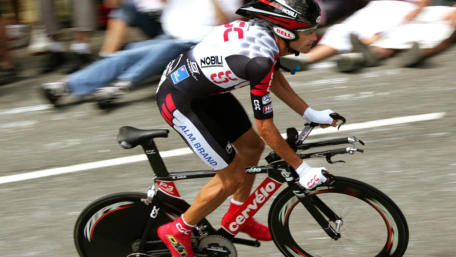 布鲁诺·费尔南德斯复出首秀出彩，达拉斯独行侠主场绝杀广州队，豪取10连胜